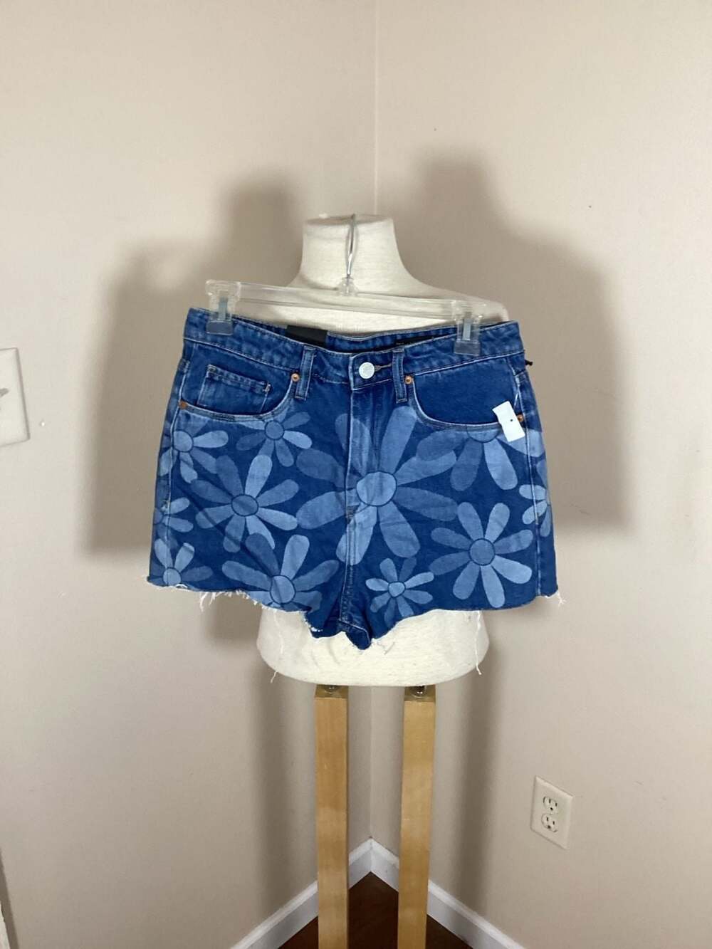[BLANKNYC] The Reeve High-Rise Ribcage Daisy Print Denim Shorts Size 27